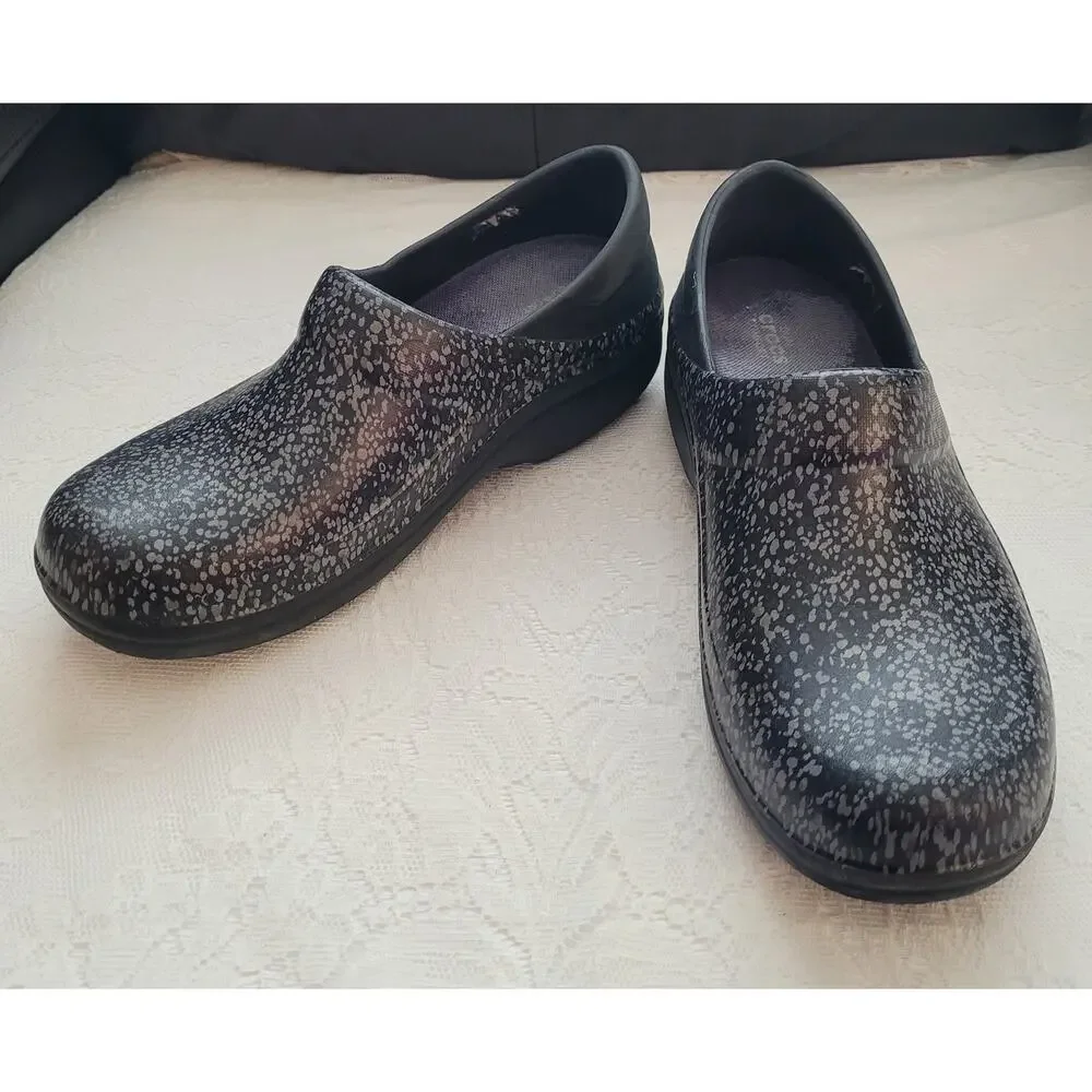 Black Speckled Croc Clogs, sz. 9